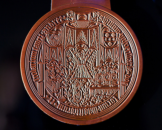 St Andrews Golf Anniversary Medal - 600 gold foil embossed presentation case - by Medals UK