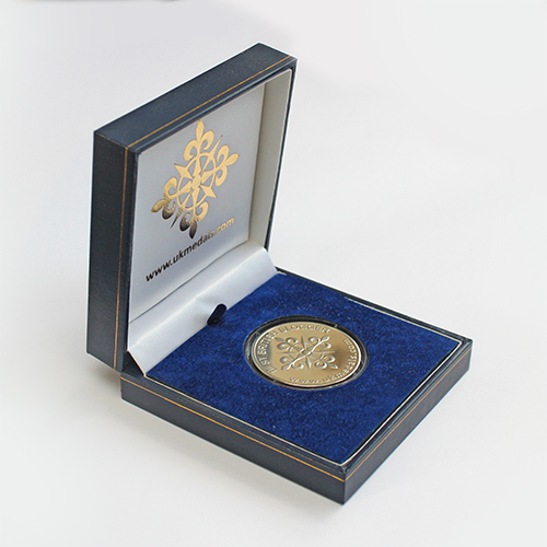 Best Blogger commemorative coin - 38mm gold Minted Commemorative Coin with a presentation case - by Medals UK